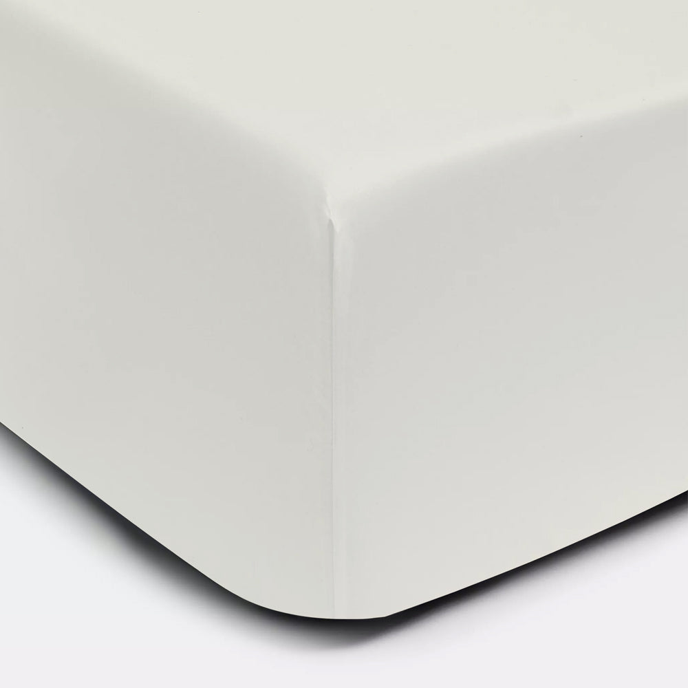 144TC Easy-Care Fitted Sheet (Ivory)