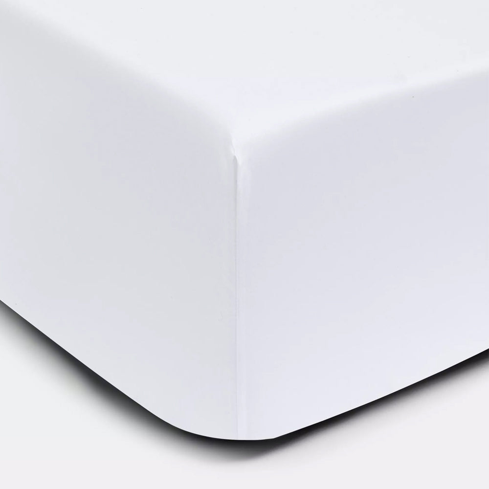 144TC Easy-Care Fitted Sheet (White)