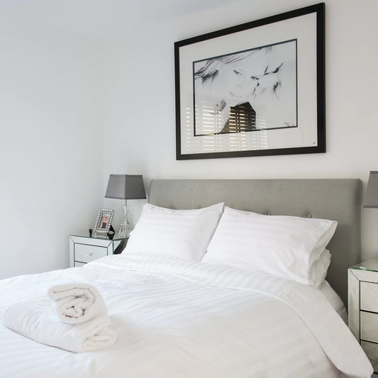 White Satin Stripe Bedding (200TC)